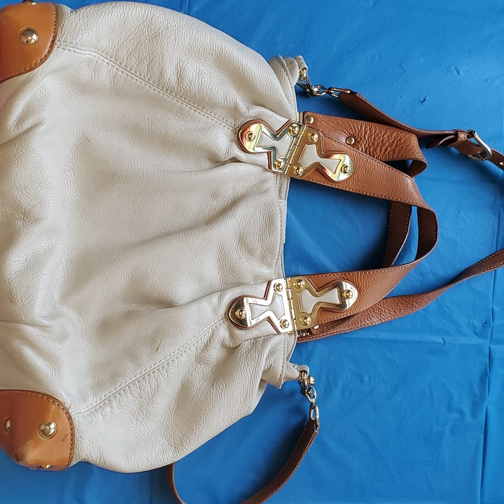 Used Coach purses - Picture 4 of 7